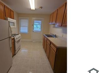 150 N 9th St APT 7, Rockford, IL 61107