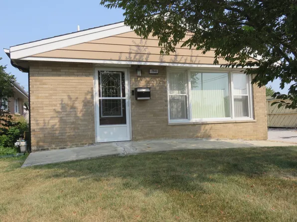 7843 New Castle Ave, Burbank, IL 60459