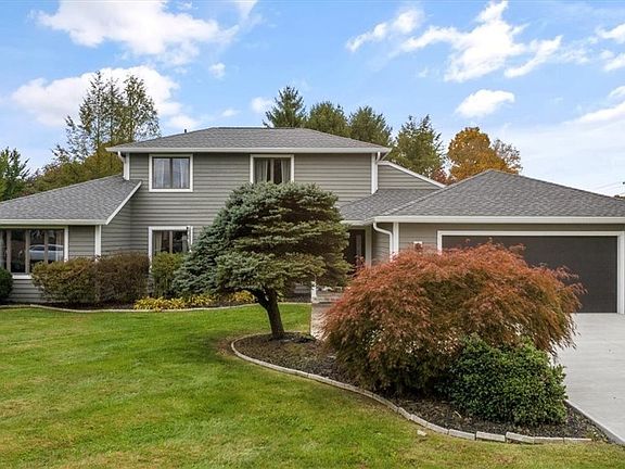 3rd image of 111 Chippewa Dr