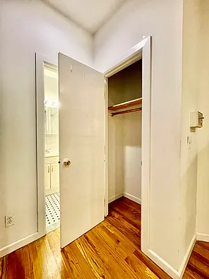 Rented by HOLTON REAL ESTATE INC. | media 17