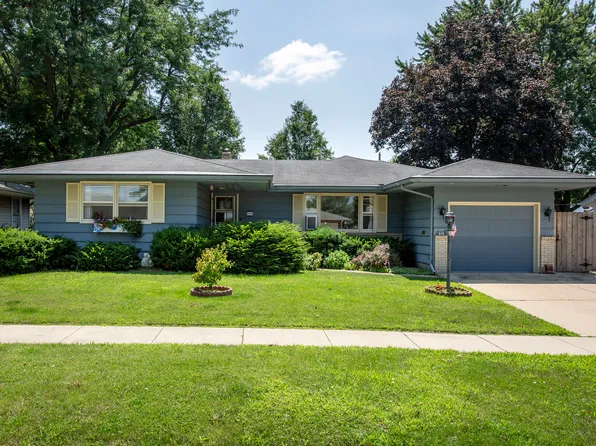 616 W 6th St, Belvidere, IL 61008