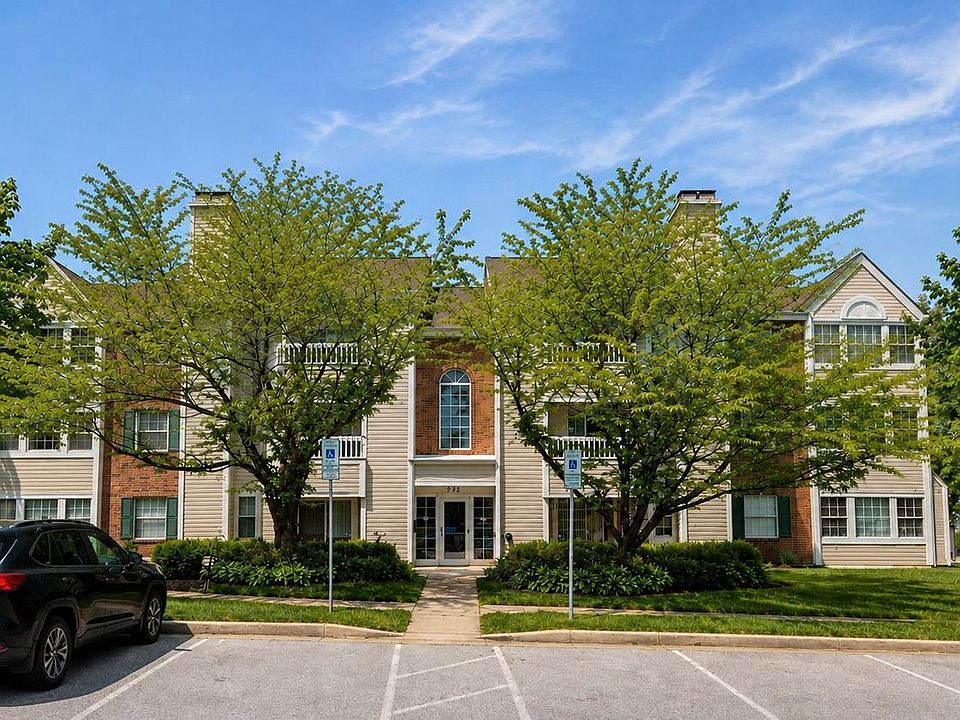 1st image of 2 Marsham Ct #2