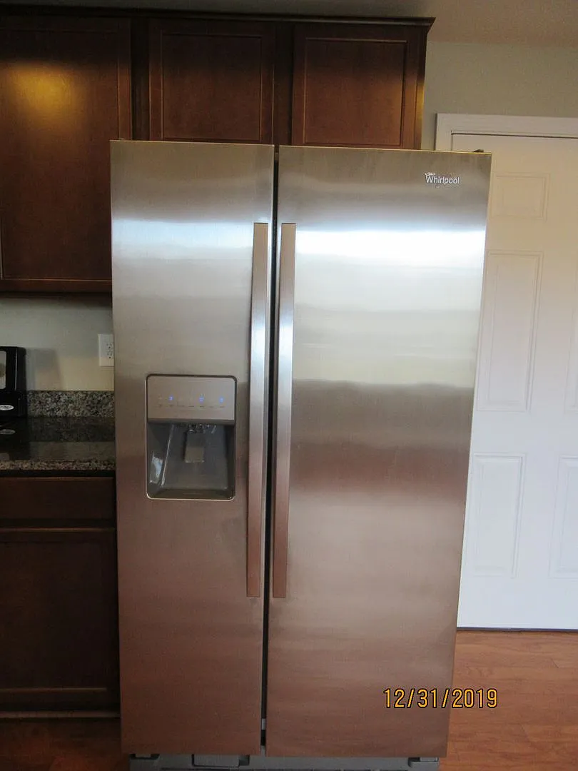 4 Bedroom 2.5 Bath House with 2 Car Garage — Photo 4