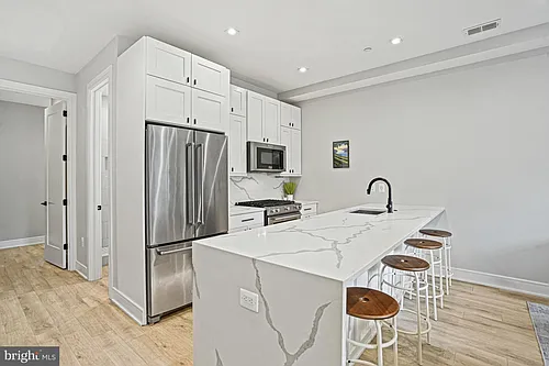 725 Euclid St NW #1 Photo 1