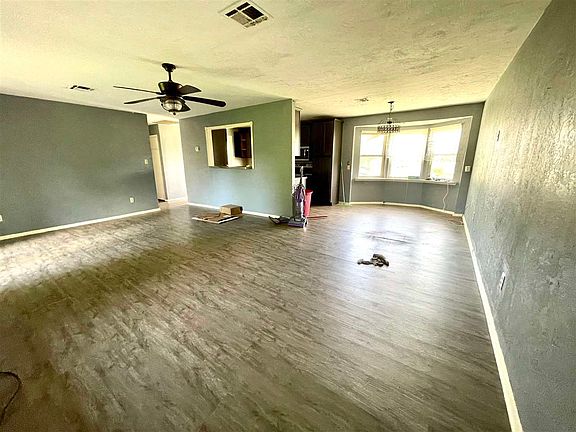 4th image of 4609 NW Lindy Ave