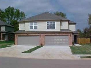 913 Oakwood Ln #913, Centerton, AR 72719