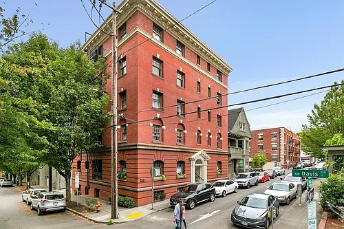 118 NW King Ave #2 Photo 1