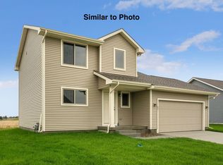 3513 Wolf Creek Rd, Bondurant, IA 50035