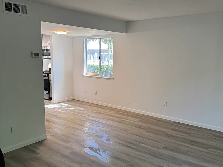 1912 Benita Dr #4 — Photo 7