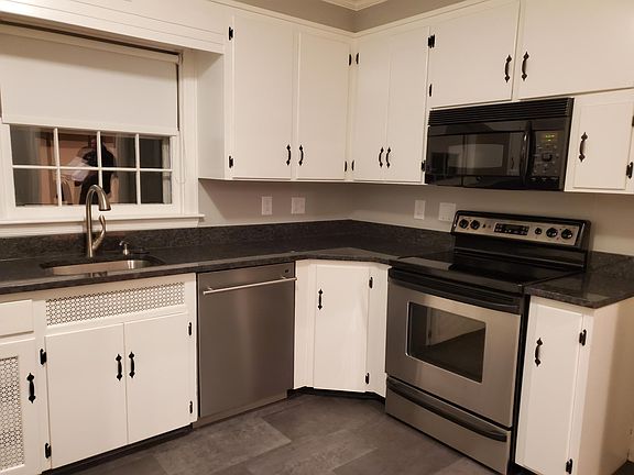 5th image of 13035 Gordon Cir