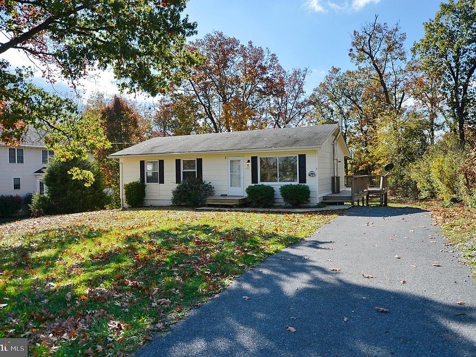 1st image of 208 Custer Ave