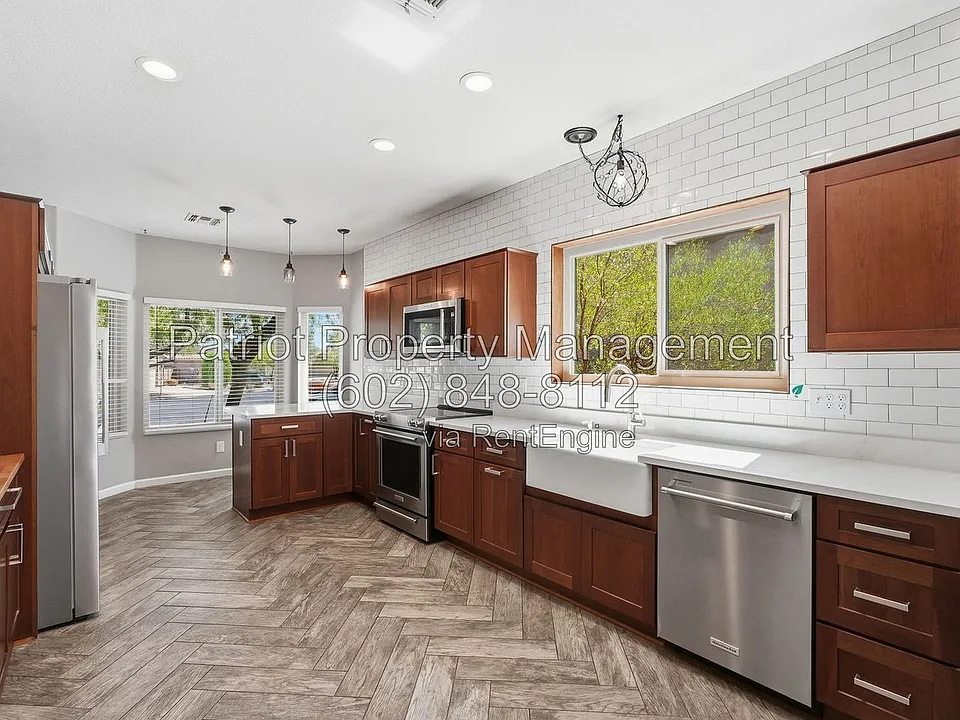 3633 W Webster Ct