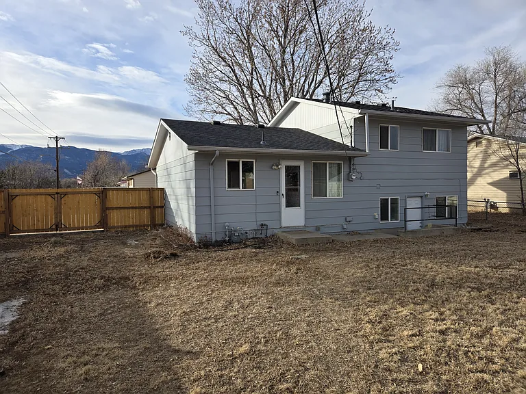 837 Hayden Dr — Photo 18