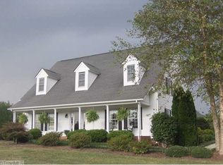 196 Tom Hunter Rd, Pilot Mtn, NC 27041