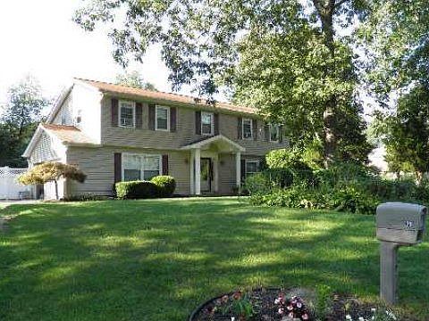 1st image of 75 Canterbury Dr