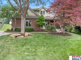 16760 K Cir, Omaha, NE 68135