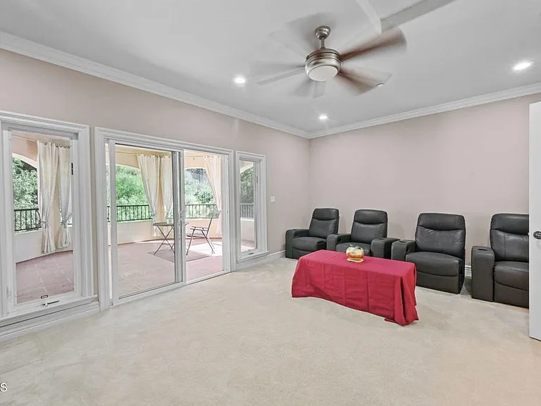 3263 New York Dr — Photo 38