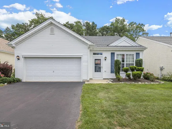 69 Robin Ln, Barnegat, NJ 08005