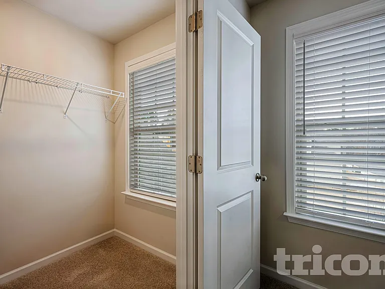 431 Curlin Ct — Photo 20
