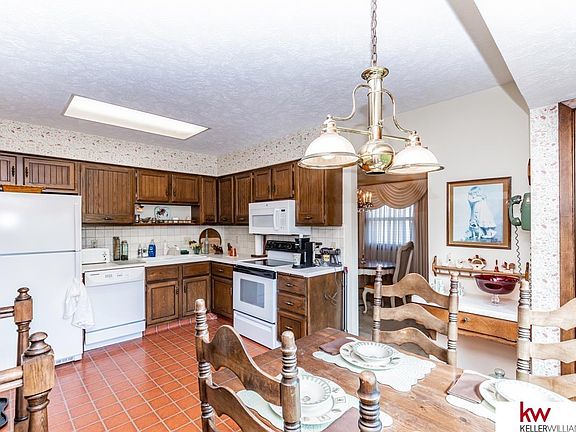 5th image of 10333 N St