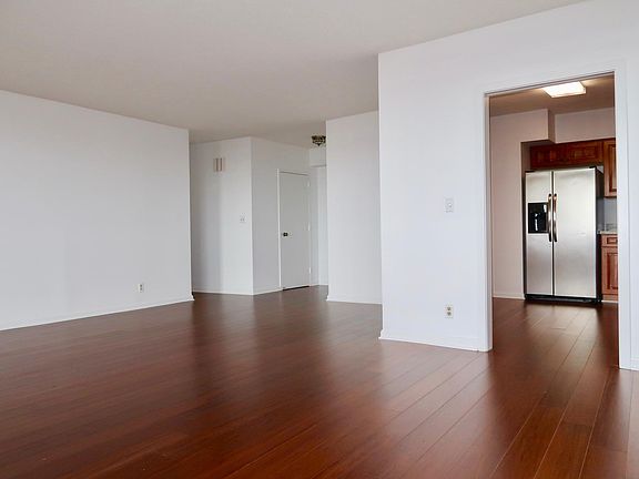 5th image of 1805 Crystal Dr #0