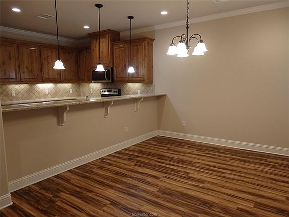 5th image of 1739 Summit Crossing Ln