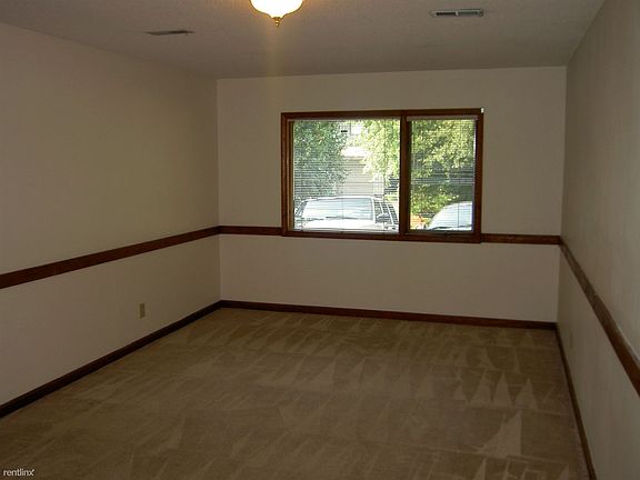 4302 Hunters Club bed