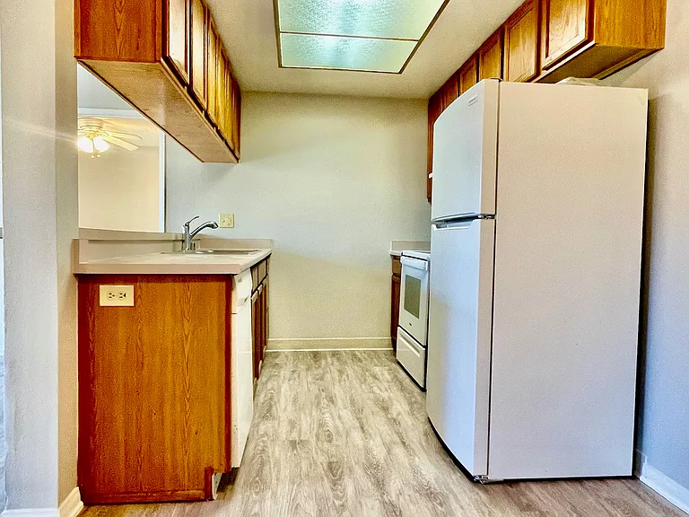 1354 Reed Ave #1 — Photo 8
