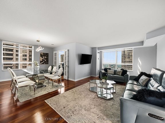 3rd image of 35 Kingsbridge Garden Cir #1812
