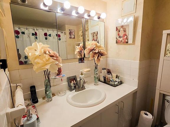 4th image of 3600 Conshohocken Ave APT 1804