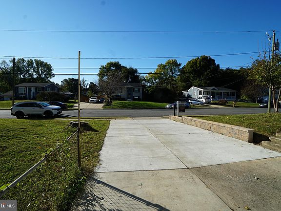 3rd image of 14441 Meridian Dr