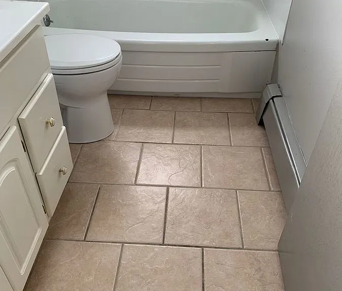 610 E 2nd St S #3 — Photo 11