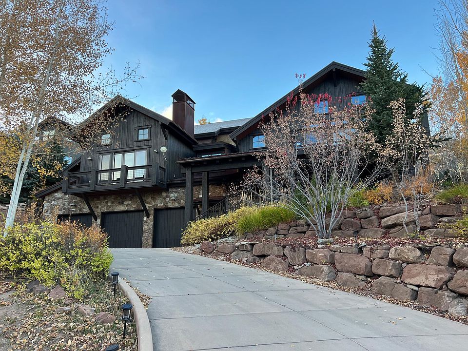 Front of home with heated driveway