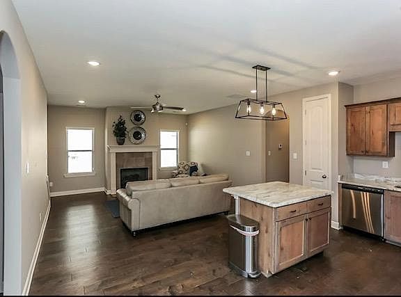 3rd image of 8689 Meadow Vale Dr