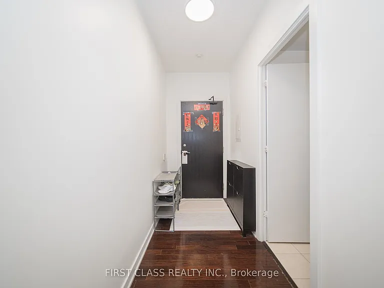 33 Charles St E #1409 — Photo 3