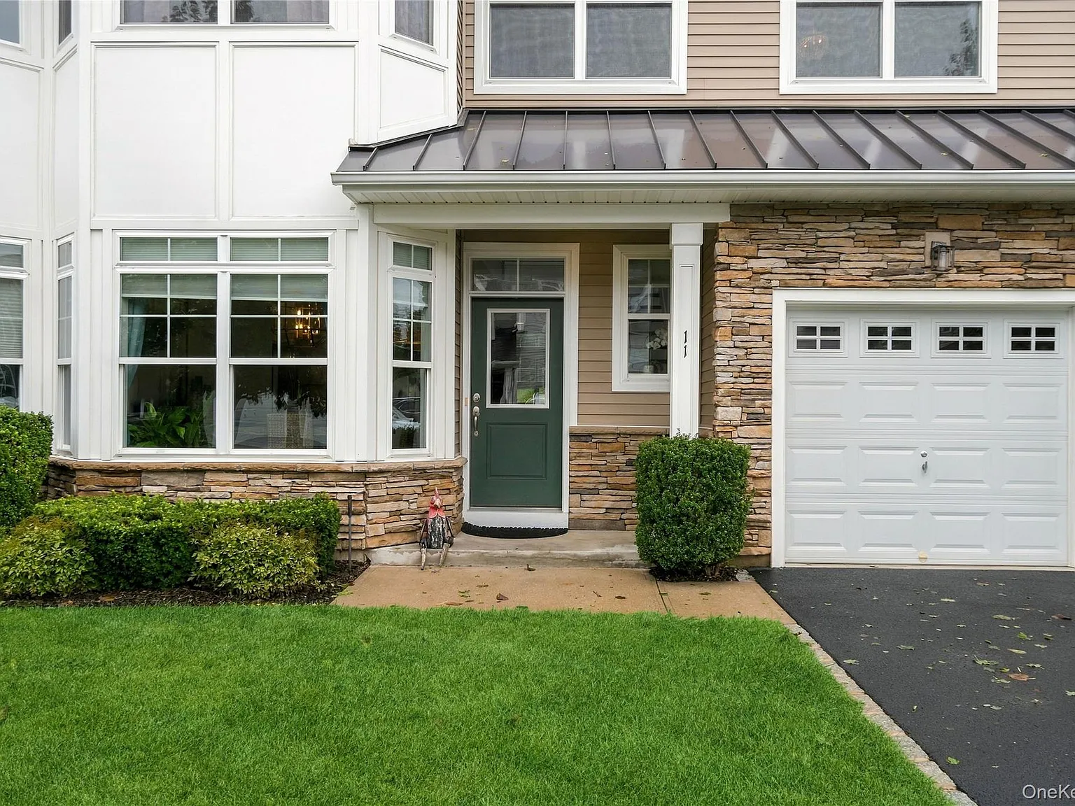 3 bed, 2.5 bath, 2395 sqft, $5,900 — Photo 4