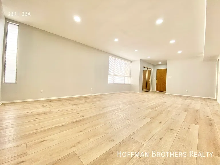 931 S Wooster St #4 — Photo 10