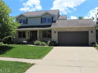 3013 Providence Dr, Bloomington, IL