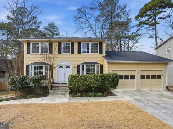 521 Rue Montaigne, Stone Mountain, GA 30083