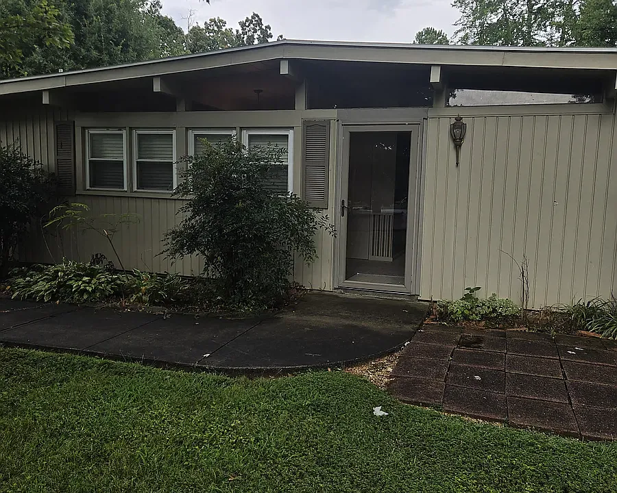 756 Crabapple Dr