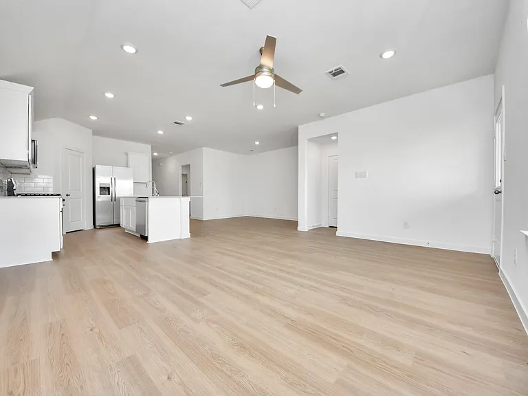 1238 Sandy Shore Ln — Photo 28