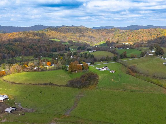 3rd image of 890 Silo Rd