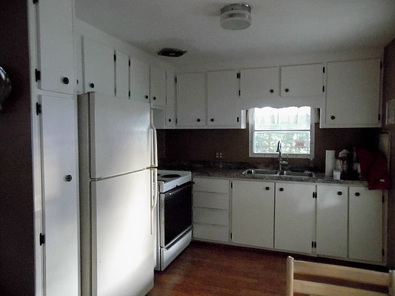 3rd image of 2648 Fujiama Dr