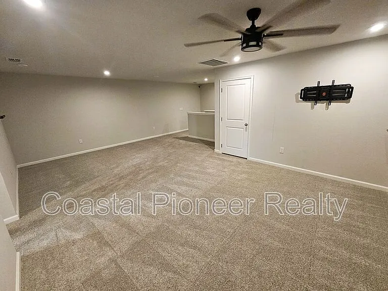 19403 Blue Pond Dr — Photo 19