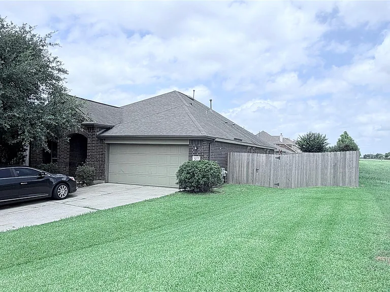 16627 Fiesta Rose Ct — Photo 1
