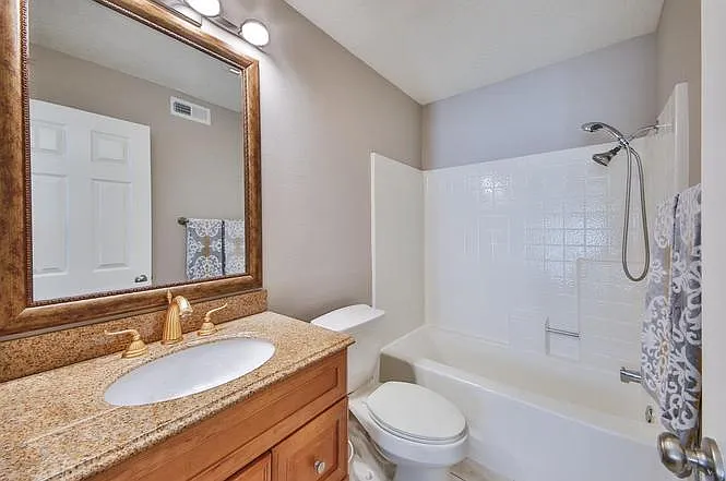 9419 Fairgrove Ln #105 — Photo 10