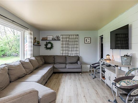 5th image of 6470 Lorraine Dr