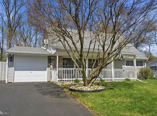 103 Hedge Rd, Levittown, PA 19056