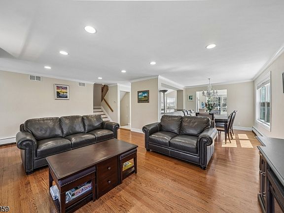 4th image of 47 Crossbrook Rd