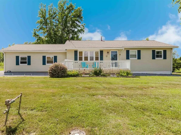 315 Lighthouse Rd, Harrisburg, IL 62946